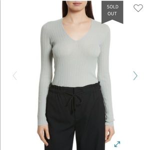 Vince 100% cashmere grey v neck sweater sz small